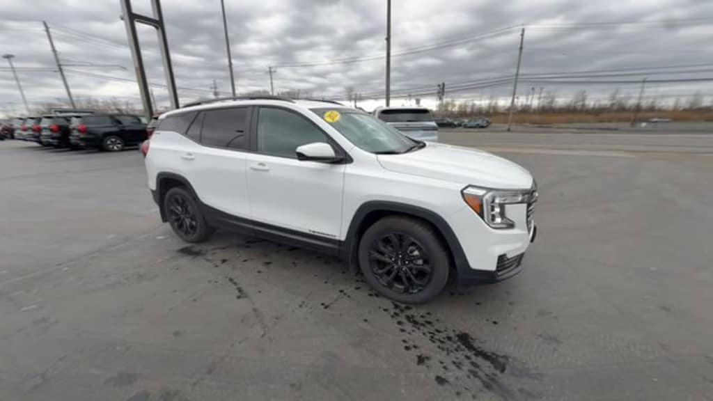 Used 2022 GMC Terrain SLE SUV
