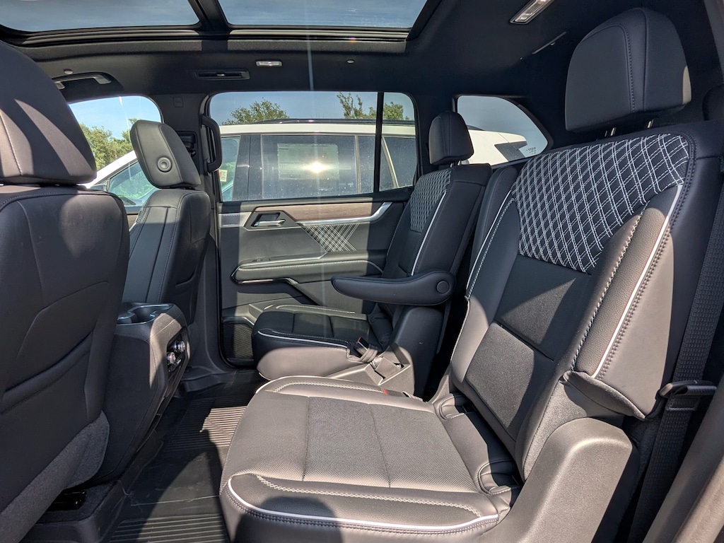 New 2025 GMC Acadia Denali SUV